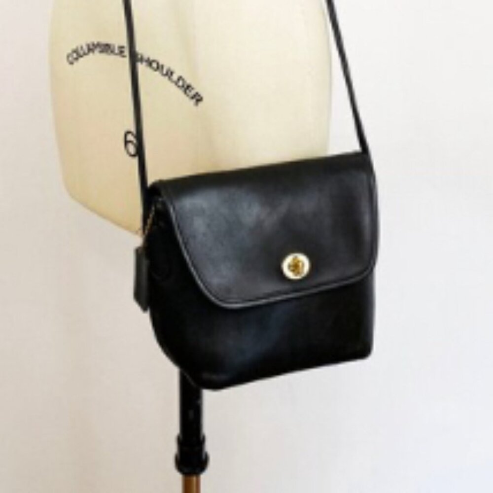 Vintage Coach Black Leather Quincy Turn-lock Crossbody Bag